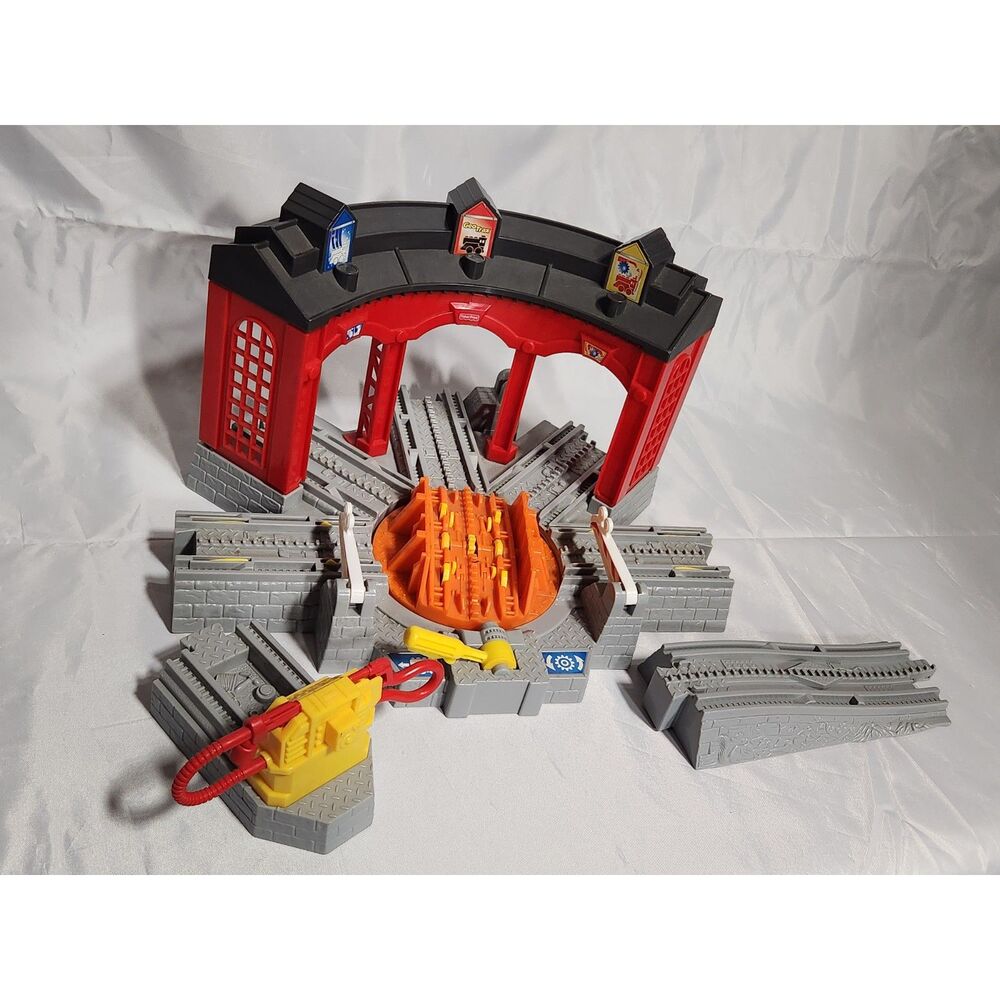 Fisher-Price GeoTrax Station – Vintage Toy Train Set Accessory